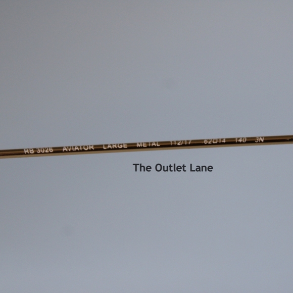 Model Display Ray-Ban Aviator Blue Mirror RB3025 - Picture 12 of 16